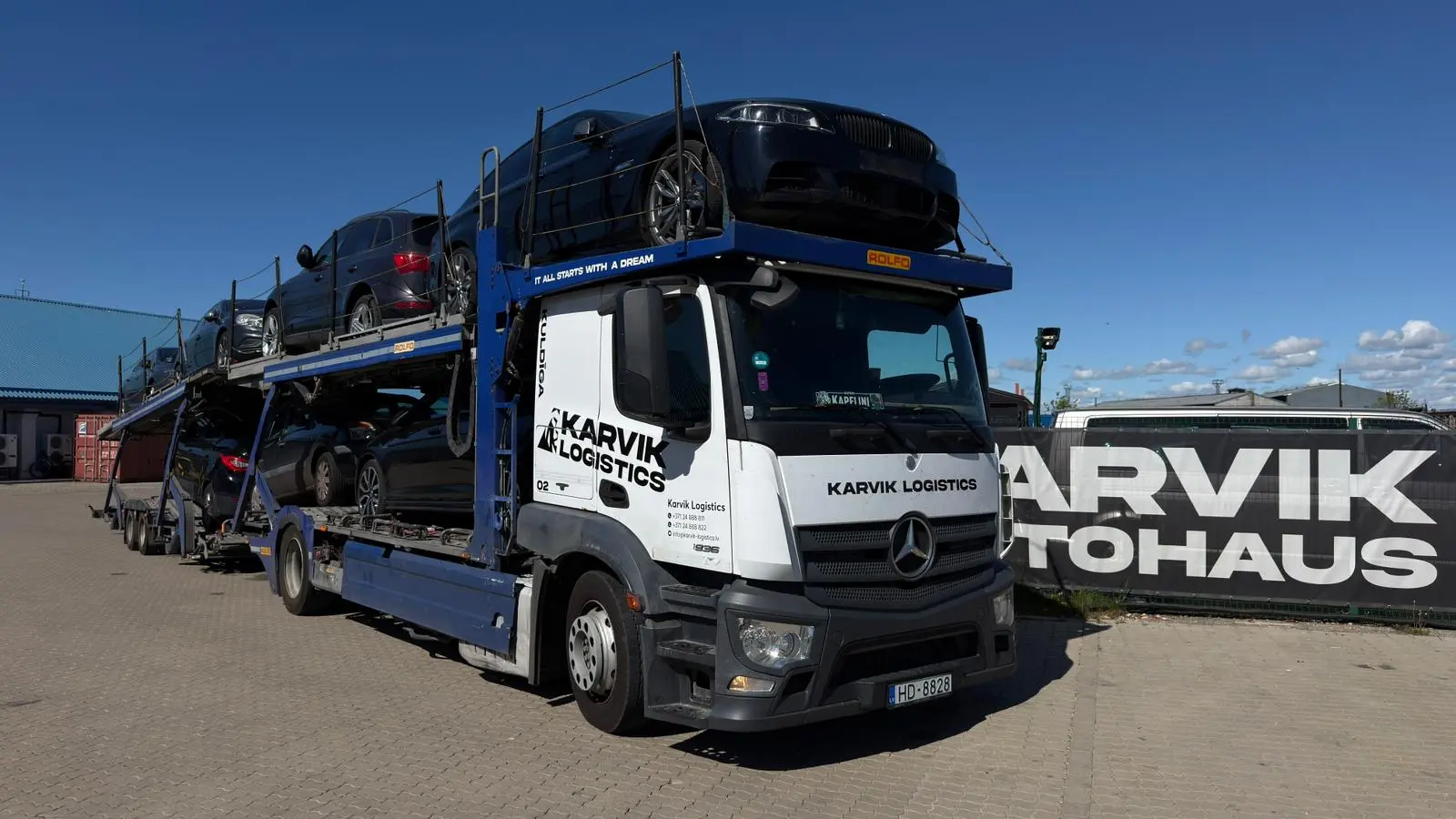 Bojātu auto uzkraušana un pārvadāšana — KARVIK Logistics